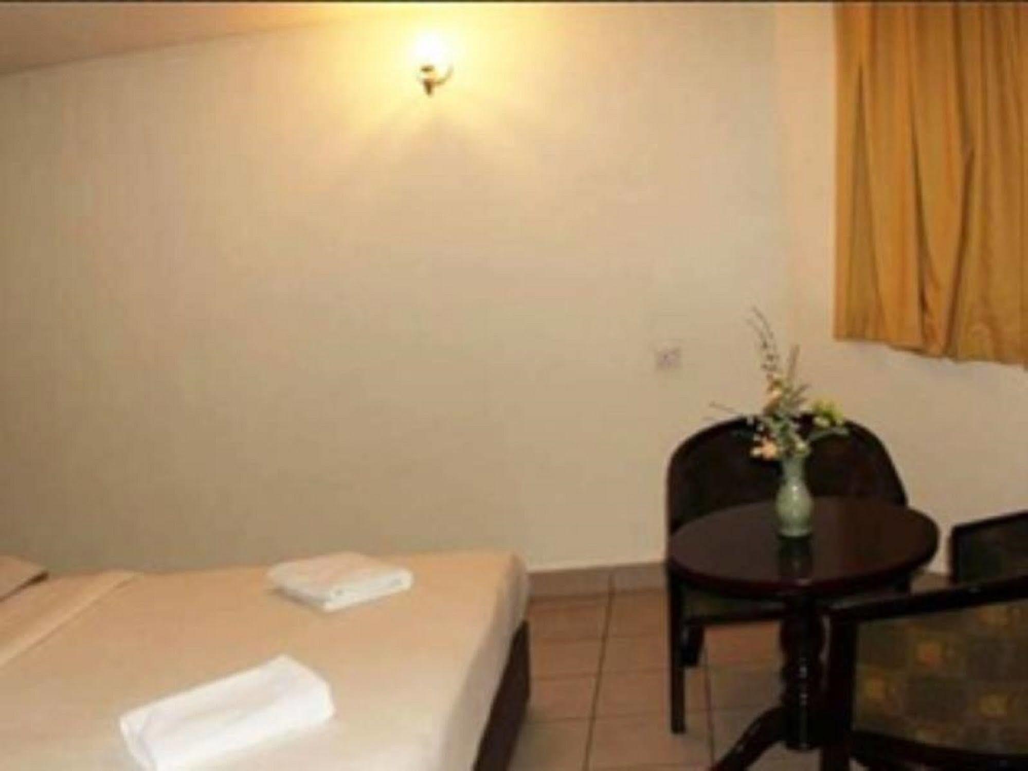 קוטה קינבלו One Hotel Sadong Jaya מראה חיצוני תמונה