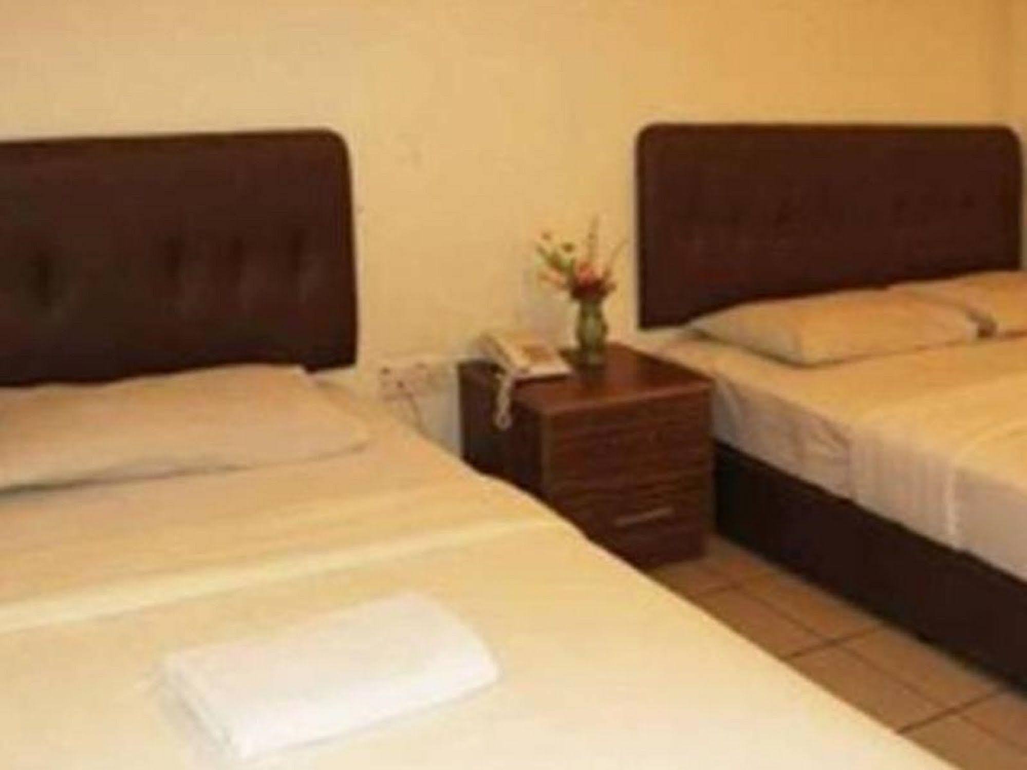 קוטה קינבלו One Hotel Sadong Jaya מראה חיצוני תמונה